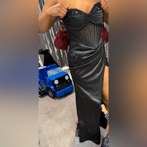 Black corset dress. Size 6 - Picture 3 of 5